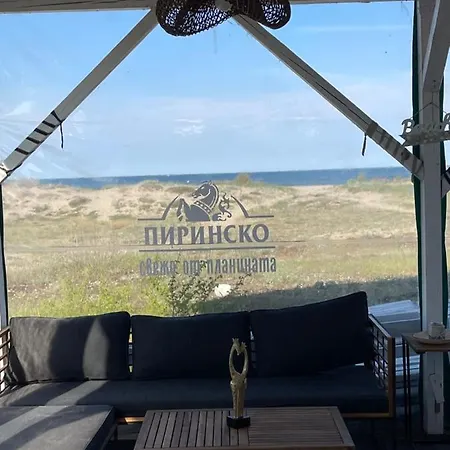 Sea Caravan/camper On The Kemping Kiten (Burgas)