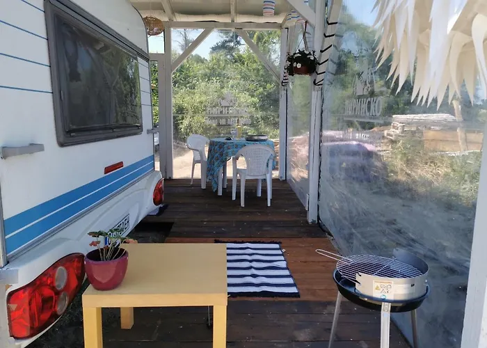 Sea Caravan/camper On The Campingplads *